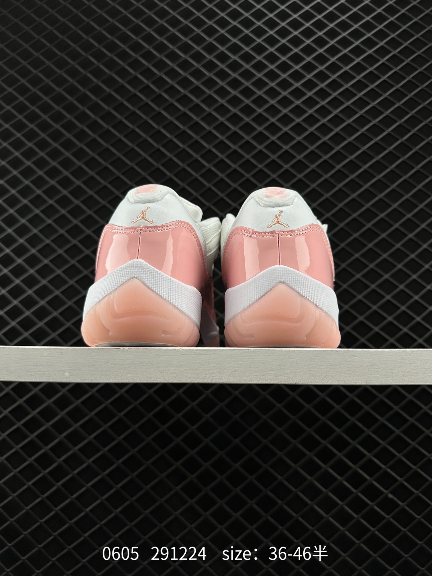 Air Jordan 11 Retro Low WMNS 